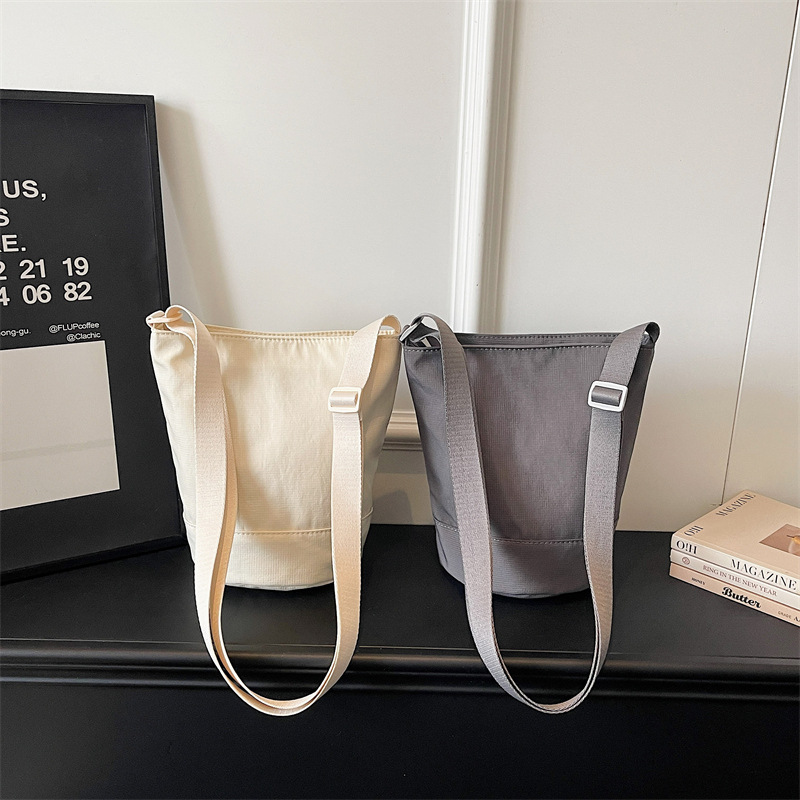 Tas Tote Bucket Logo/Desain Ku - Interior Design Logo ulasan dan harga