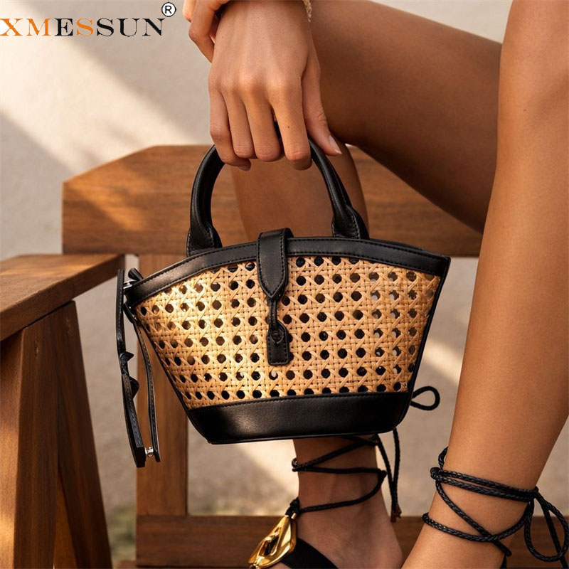 Tas Tote Wanita dengan Desain  - Interior Design Logo ulasan dan harga